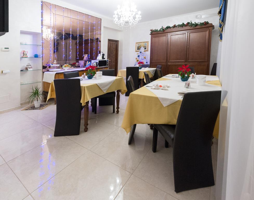 Royal Acomodação com café da manhã 